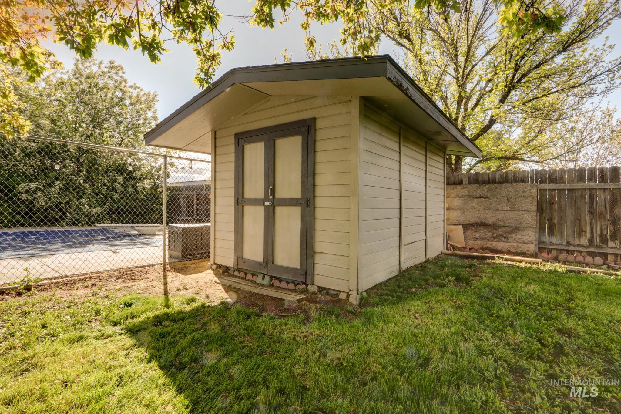 1774 N Jericho Rd, Meridian, Idaho 83646-1858, 3 Bedrooms, 2 Bathrooms, Residential For Sale, Price $449,000,MLS 98982646