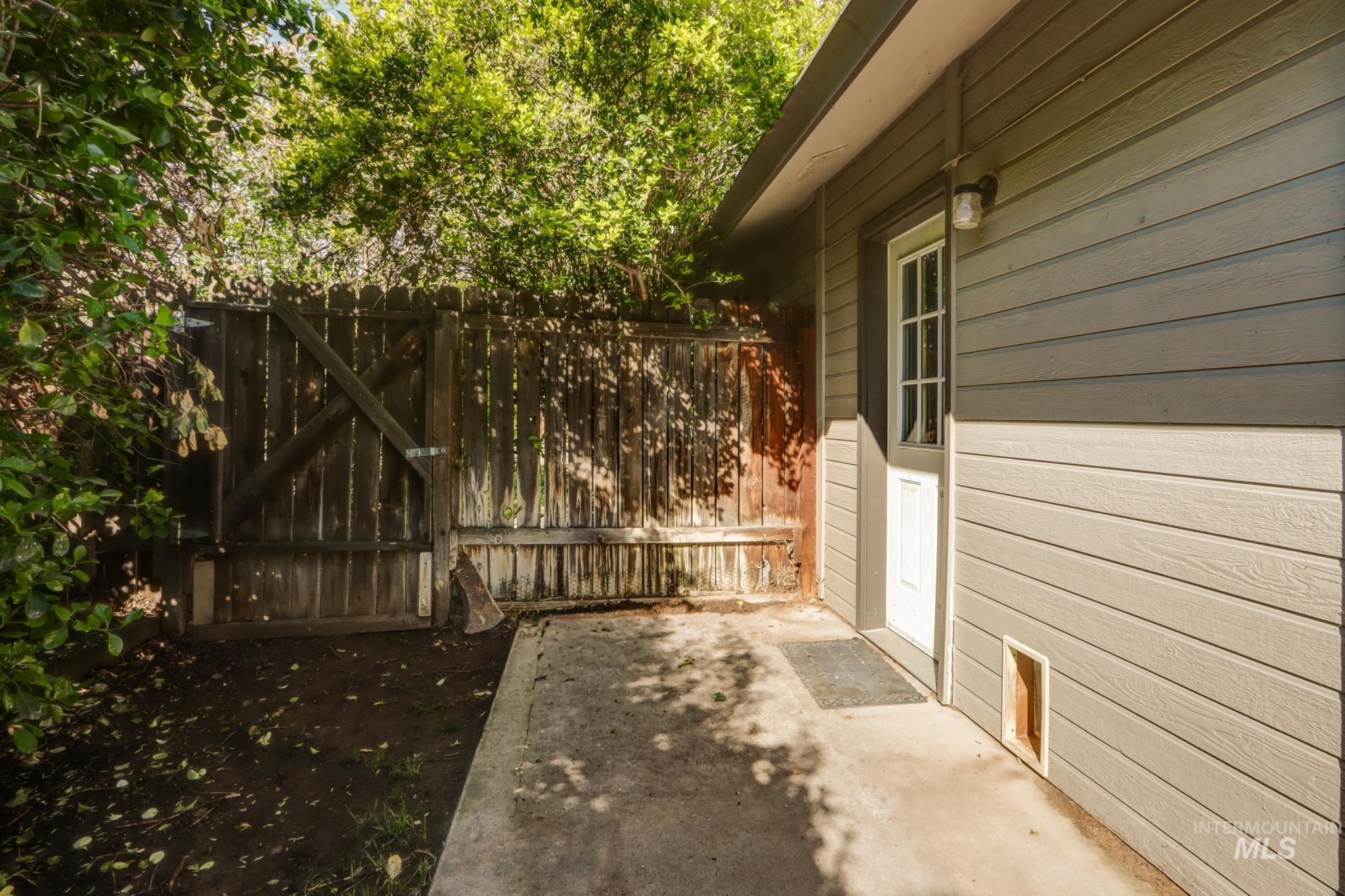 1774 N Jericho Rd, Meridian, Idaho 83646-1858, 3 Bedrooms, 2 Bathrooms, Residential For Sale, Price $449,000,MLS 98982646