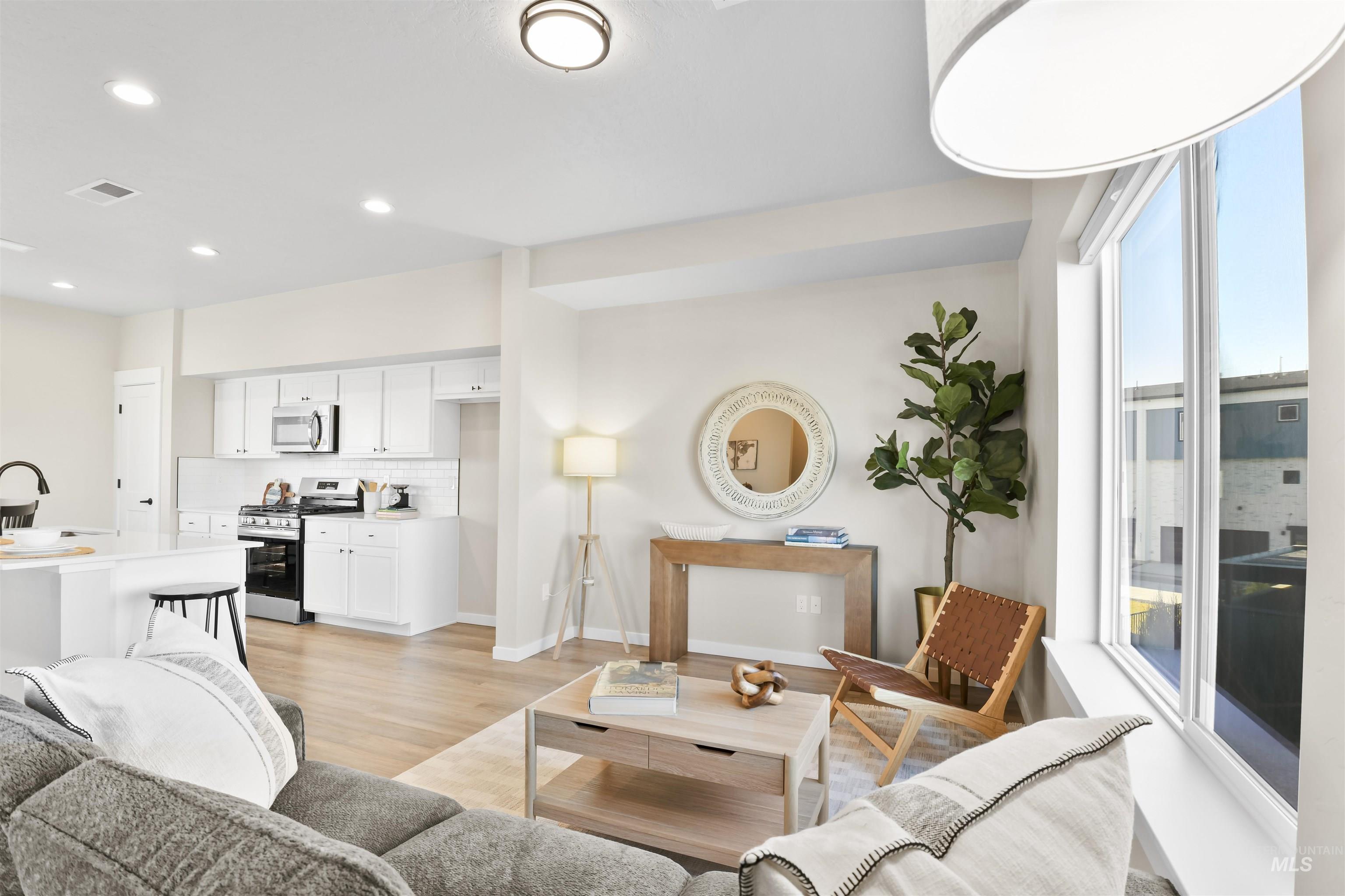 523 N Lucy Lane, Nampa, Idaho 83687, 3 Bedrooms, 2.5 Bathrooms, Residential For Sale, Price $350,000, 98982647