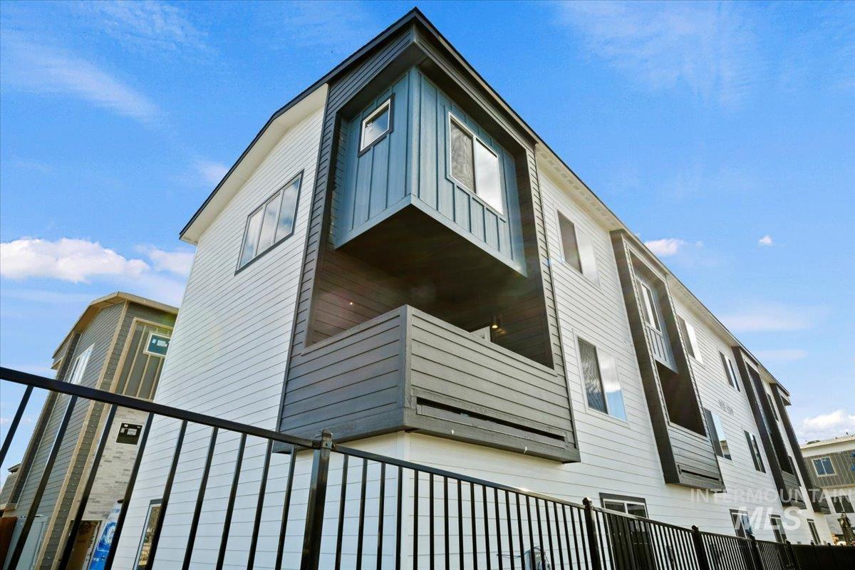 523 N Lucy Lane, Nampa, Idaho 83687, 3 Bedrooms, 2.5 Bathrooms, Residential For Sale, Price $350,000, 98982647