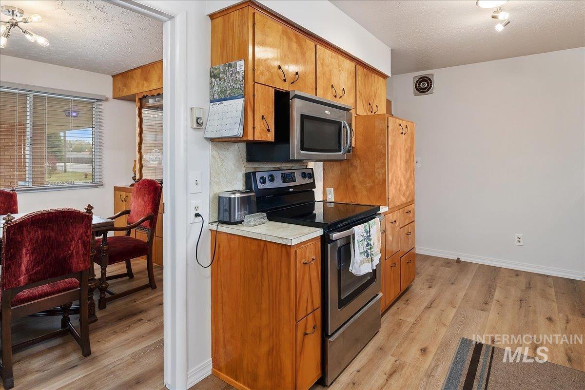 2012 21st, Heyburn, Idaho 83336, 3 Bedrooms, 2.5 Bathrooms, Residential For Sale, Price $375,000, 98982653