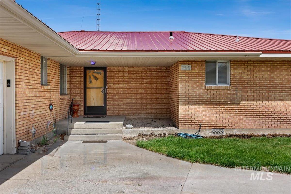 2012 21st, Heyburn, Idaho 83336, 3 Bedrooms, 2.5 Bathrooms, Residential For Sale, Price $375,000, 98982653