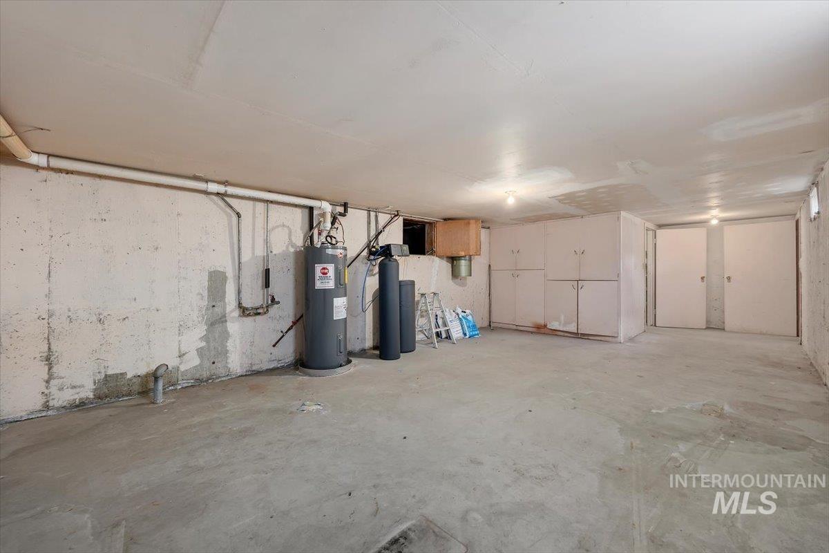 2012 21st, Heyburn, Idaho 83336, 3 Bedrooms, 2.5 Bathrooms, Residential For Sale, Price $375,000, 98982653