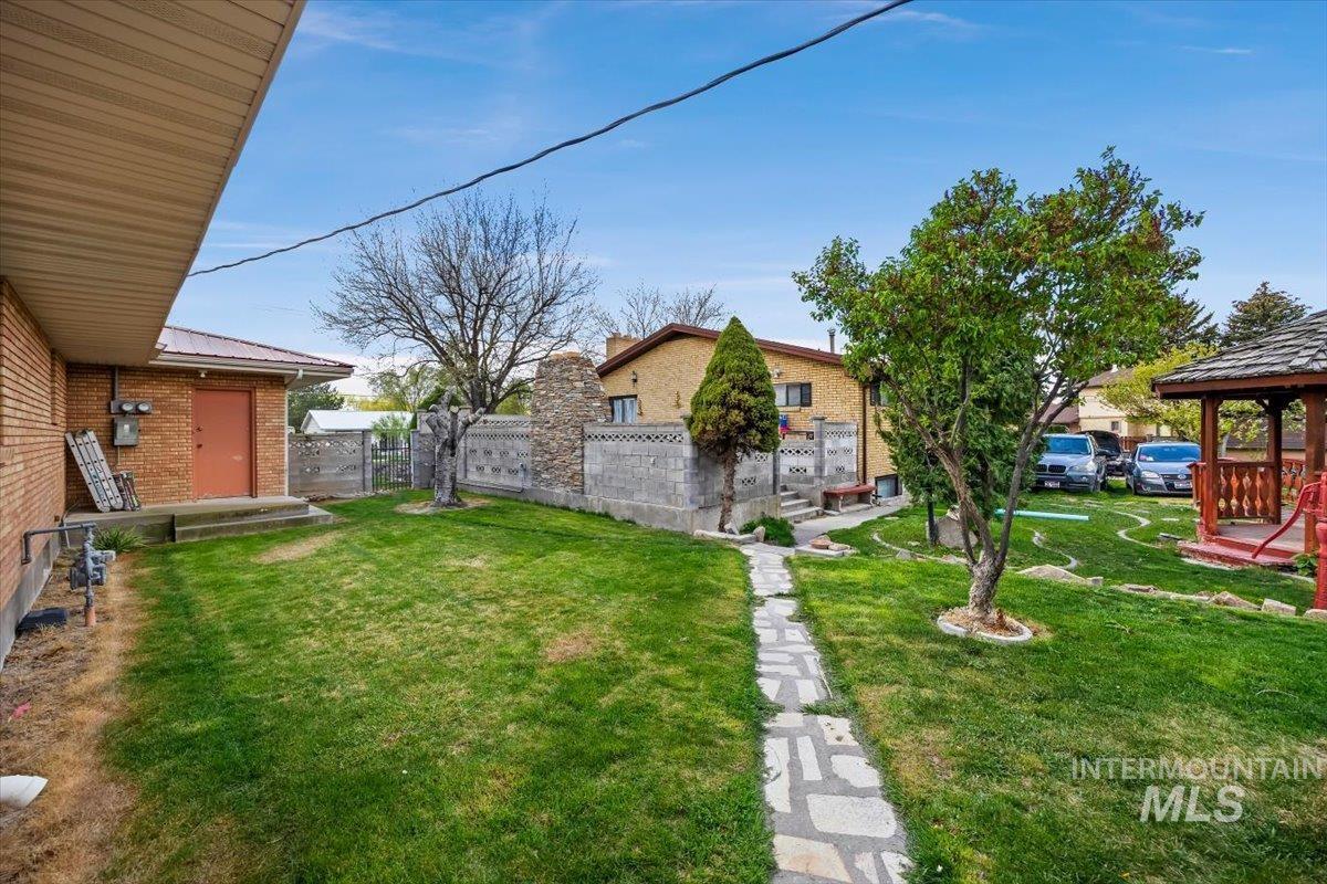 2012 21st, Heyburn, Idaho 83336, 3 Bedrooms, 2.5 Bathrooms, Residential For Sale, Price $375,000, 98982653