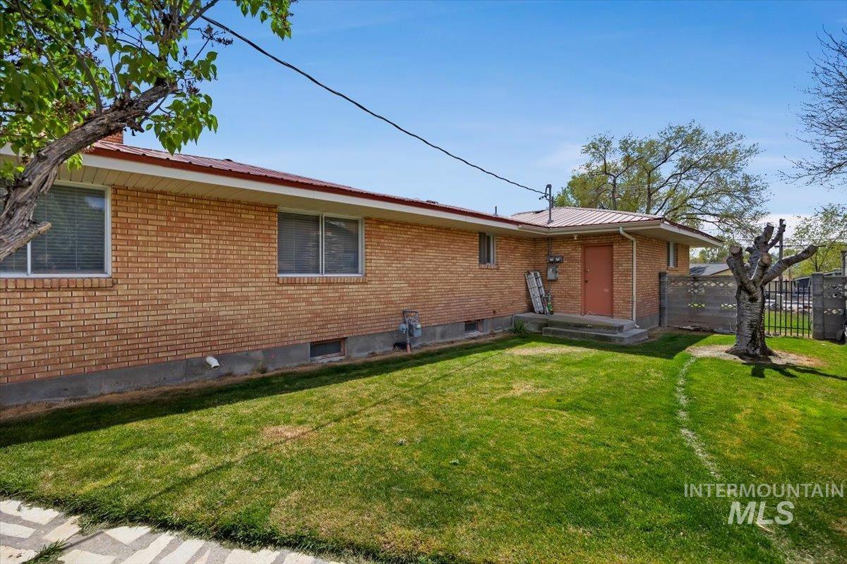 2012 21st, Heyburn, Idaho 83336, 3 Bedrooms, 2.5 Bathrooms, Residential For Sale, Price $375,000, 98982653