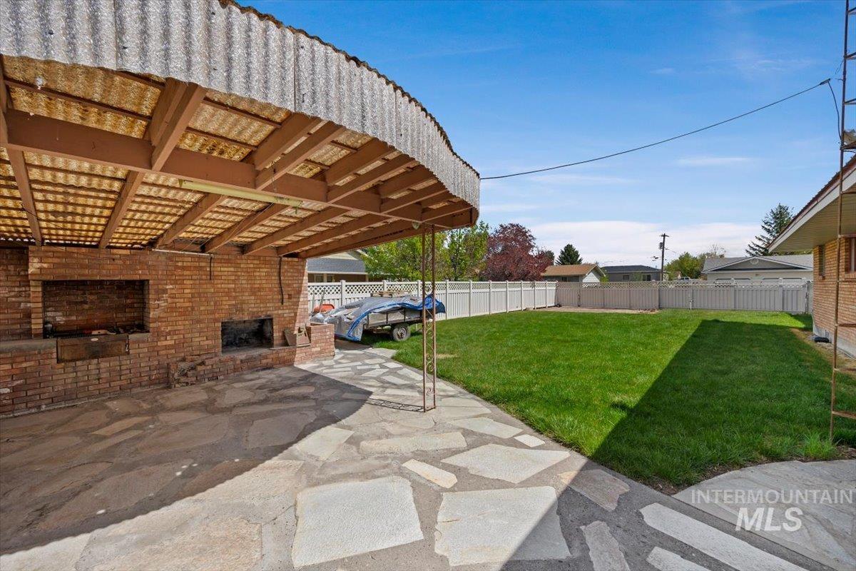 2012 21st, Heyburn, Idaho 83336, 3 Bedrooms, 2.5 Bathrooms, Residential For Sale, Price $375,000, 98982653