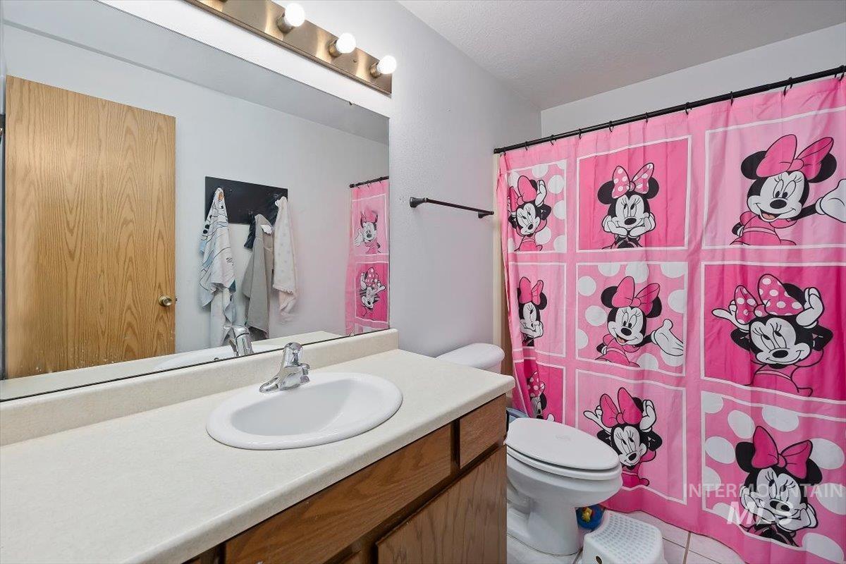 2091 Falls Ave E, Twin Falls, Idaho 83301, 3 Bedrooms, 2 Bathrooms, Residential For Sale, Price $285,000,MLS 98982656