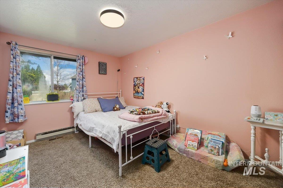 2091 Falls Ave E, Twin Falls, Idaho 83301, 3 Bedrooms, 2 Bathrooms, Residential For Sale, Price $285,000,MLS 98982656