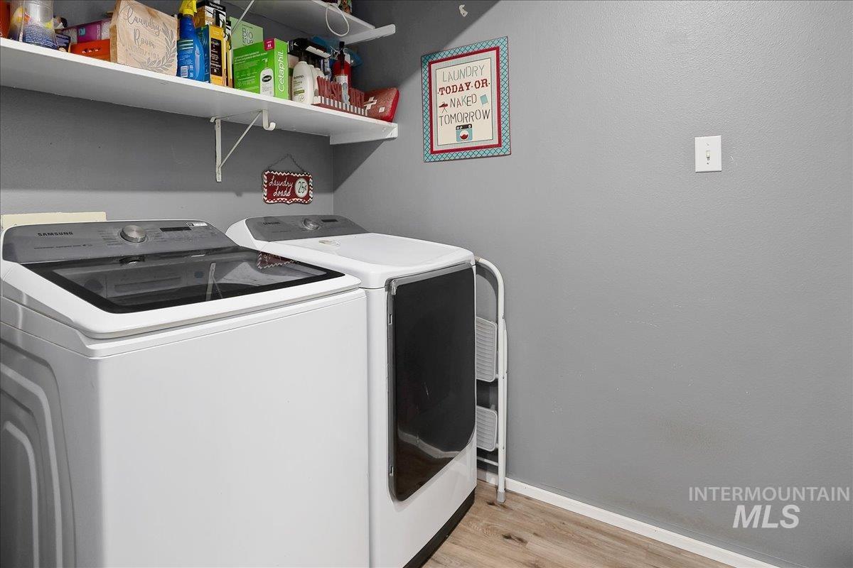 2091 Falls Ave E, Twin Falls, Idaho 83301, 3 Bedrooms, 2 Bathrooms, Residential For Sale, Price $285,000,MLS 98982656