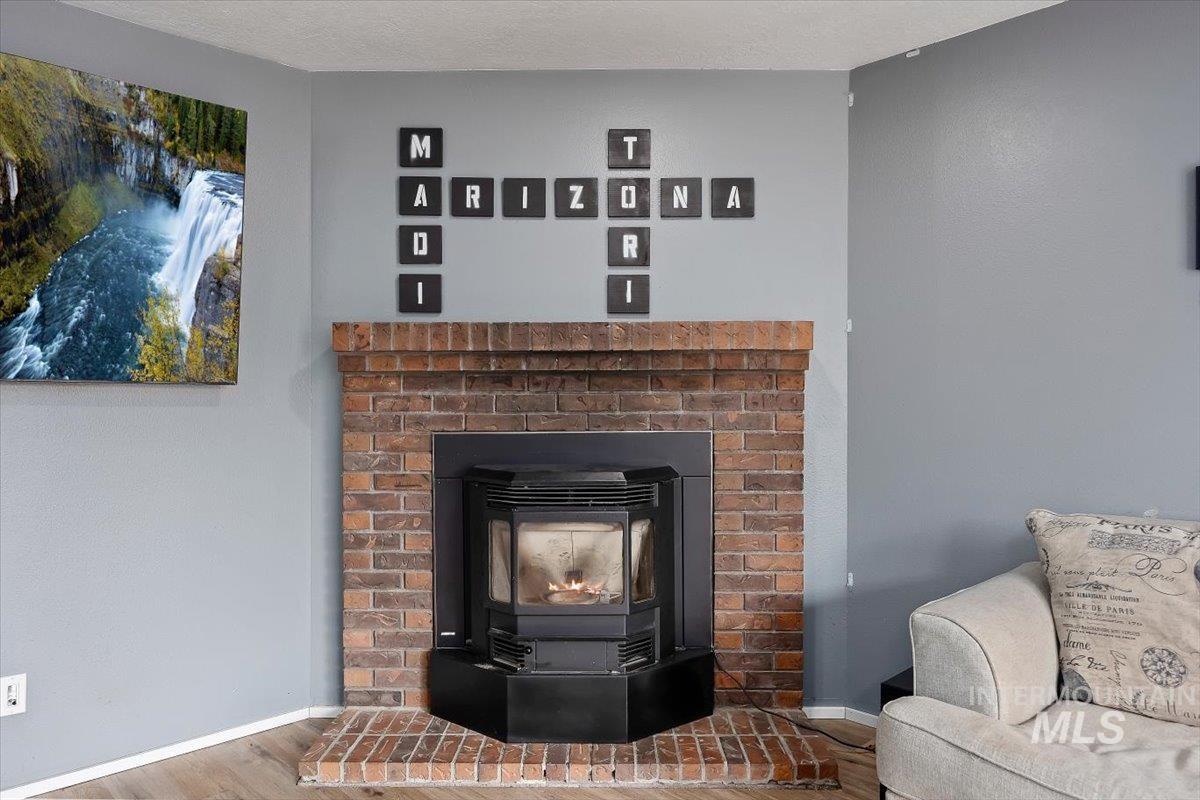 2091 Falls Ave E, Twin Falls, Idaho 83301, 3 Bedrooms, 2 Bathrooms, Residential For Sale, Price $285,000,MLS 98982656