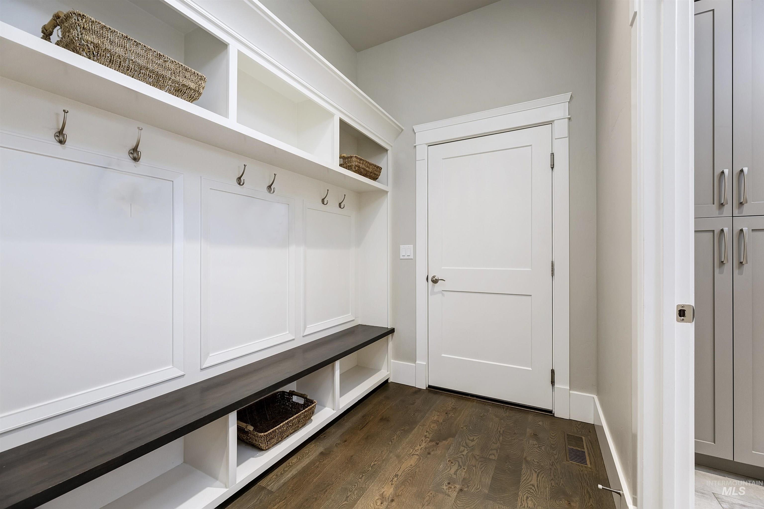 2288 N Fountainhead Way, Eagle, Idaho 83616, 3 Bedrooms, 2.5 Bathrooms, Residential For Sale, Price $1,395,000,MLS 98982660