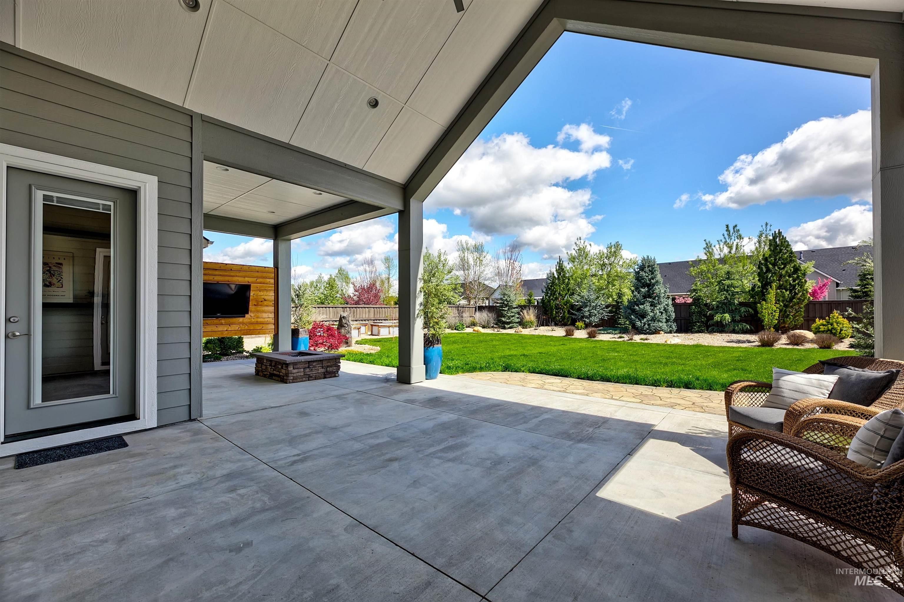 2288 N Fountainhead Way, Eagle, Idaho 83616, 4 Bedrooms, 2.5 Bathrooms, Residential For Sale, Price $1,395,000,MLS 98982660