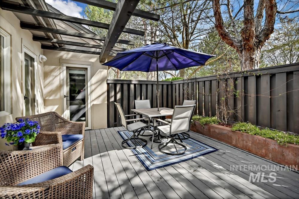 836 E Riverpark Ln, Boise, Idaho 83706, 3 Bedrooms, 2 Bathrooms, Residential For Sale, Price $639,000,MLS 98982661