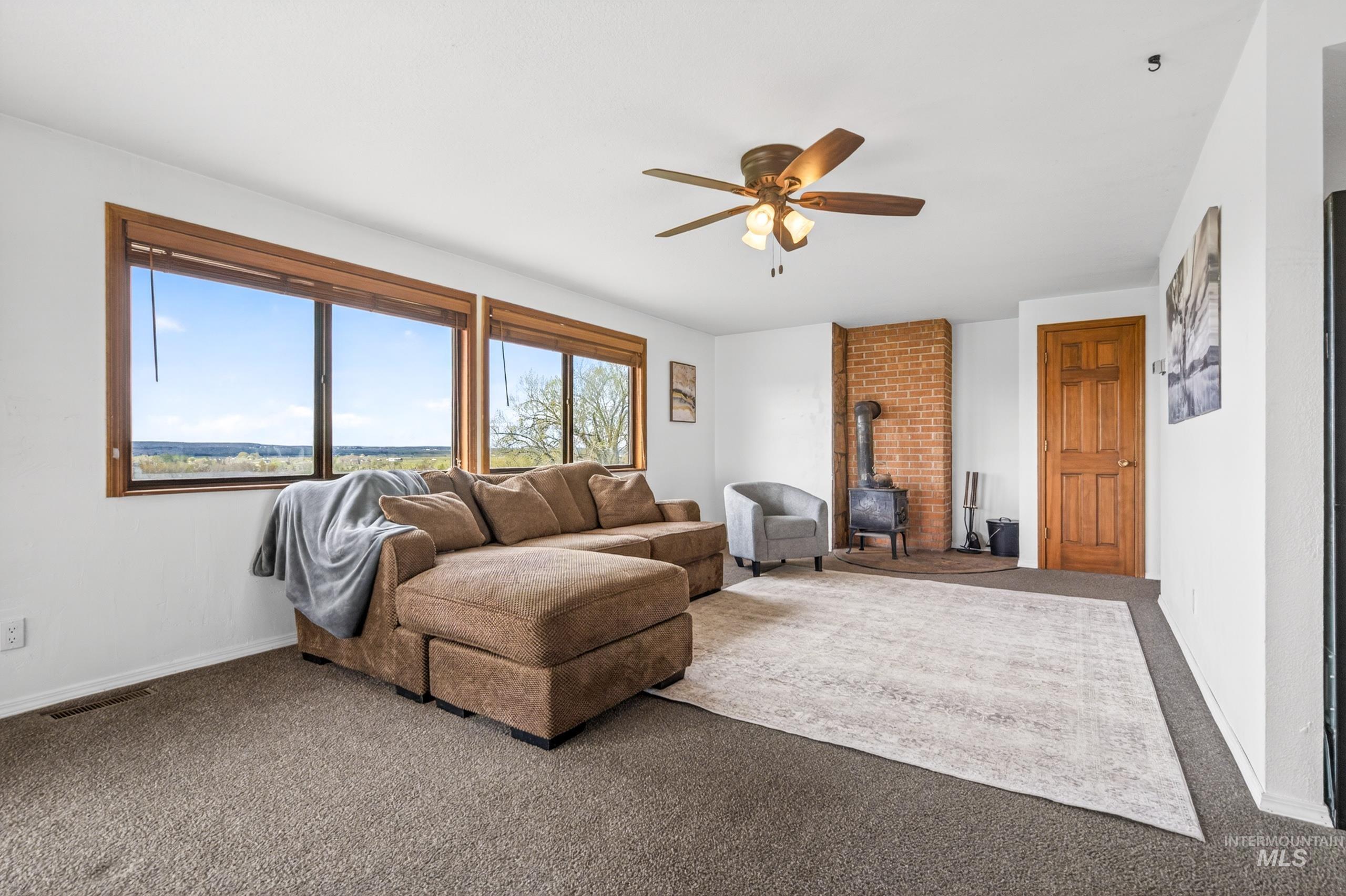 8989 Hillview Rd, Emmett, Idaho 83687, 4 Bedrooms, 2.5 Bathrooms, Residential For Sale, Price $599,900,MLS 98982662