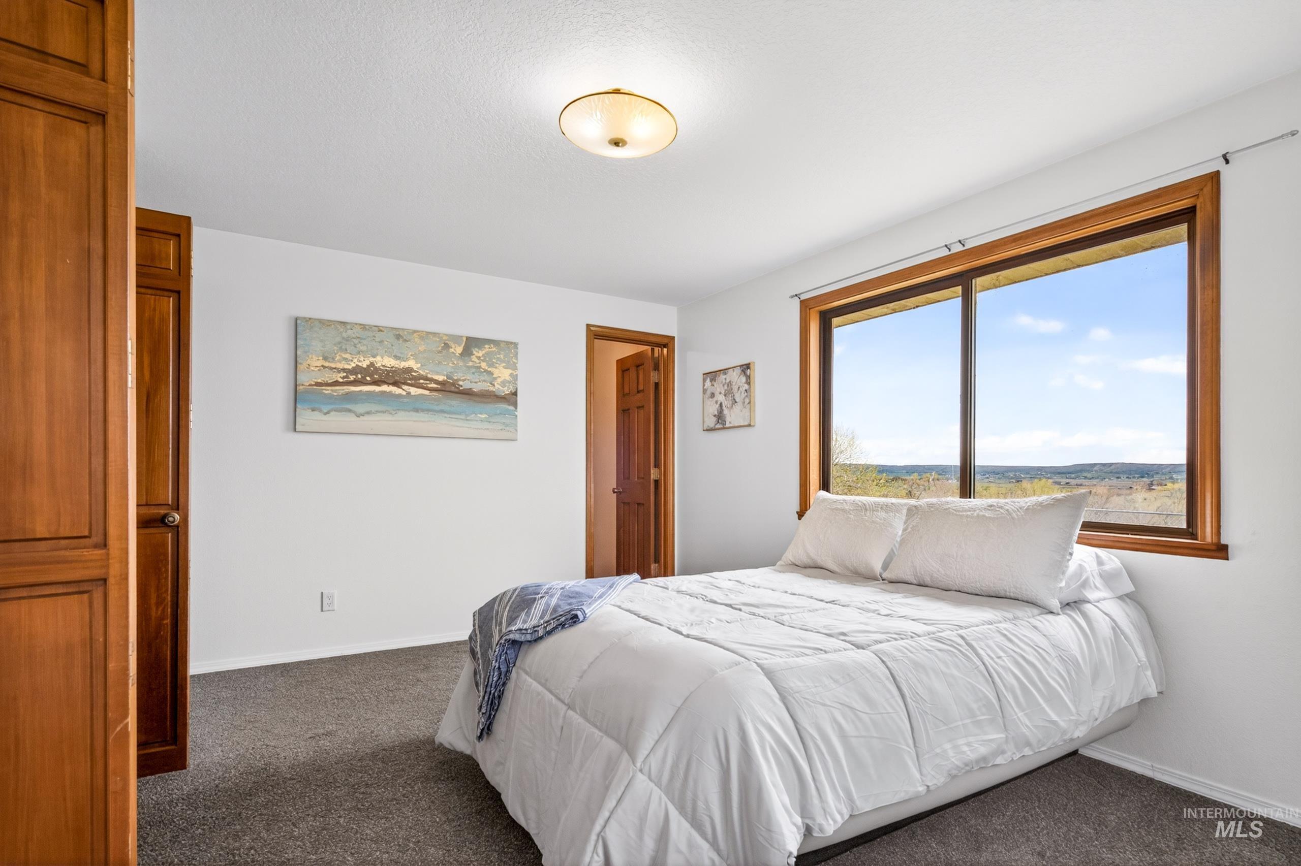 8989 Hillview Rd, Emmett, Idaho 83687, 4 Bedrooms, 2.5 Bathrooms, Residential For Sale, Price $599,900,MLS 98982662