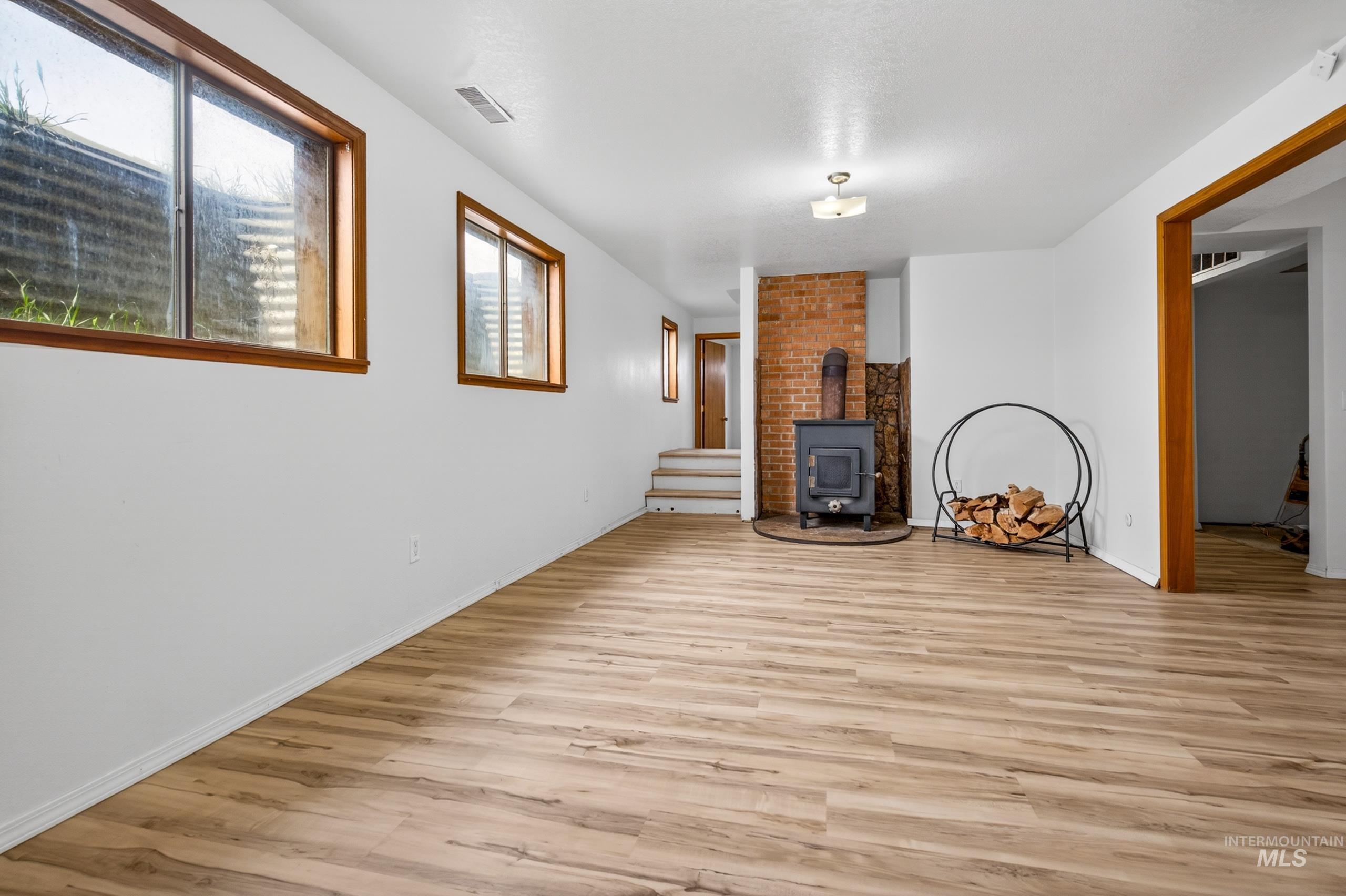 8989 Hillview Rd, Emmett, Idaho 83687, 4 Bedrooms, 2.5 Bathrooms, Residential For Sale, Price $599,900,MLS 98982662