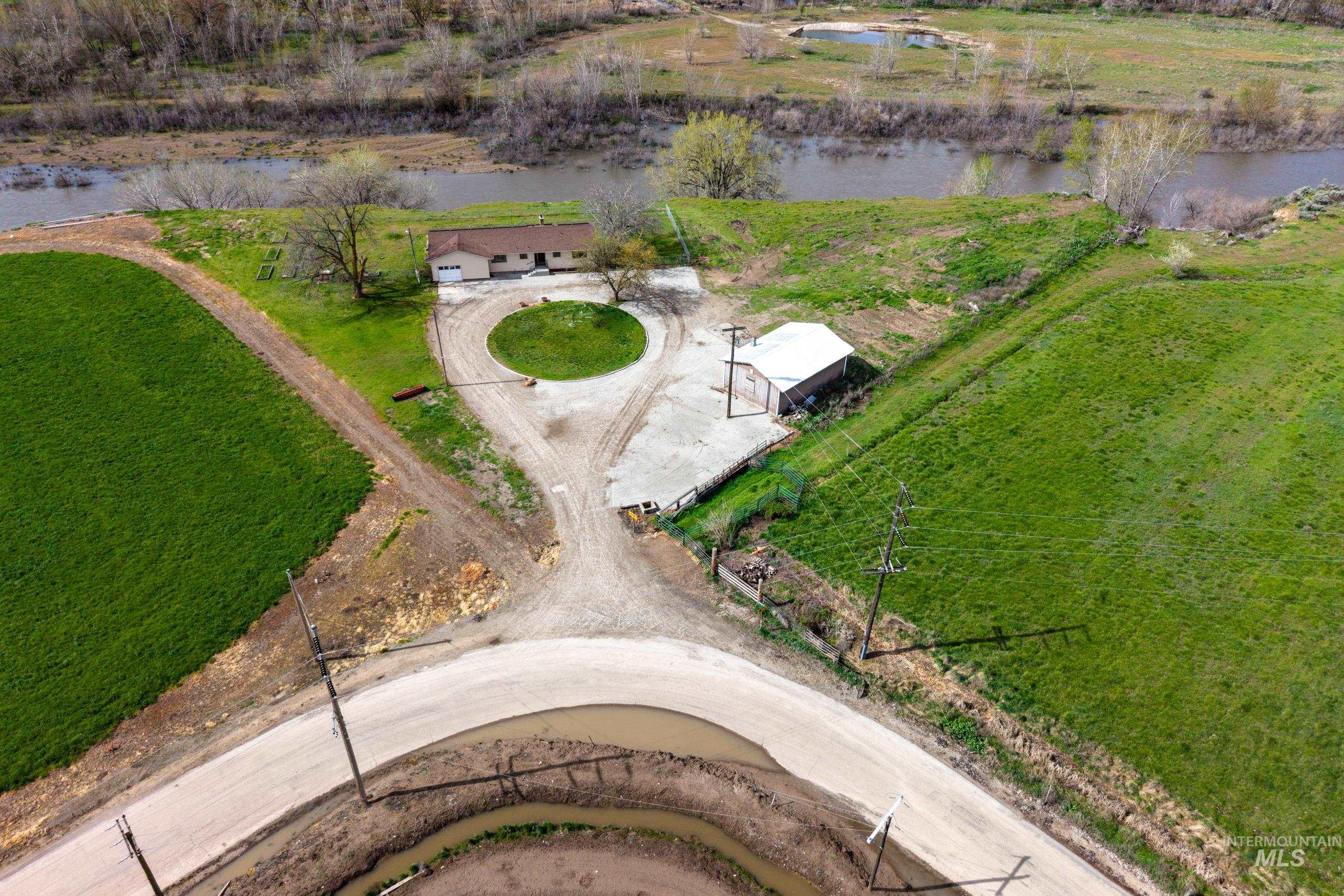 8989 Hillview Rd, Emmett, Idaho 83687, 4 Bedrooms, 2.5 Bathrooms, Residential For Sale, Price $599,900,MLS 98982662