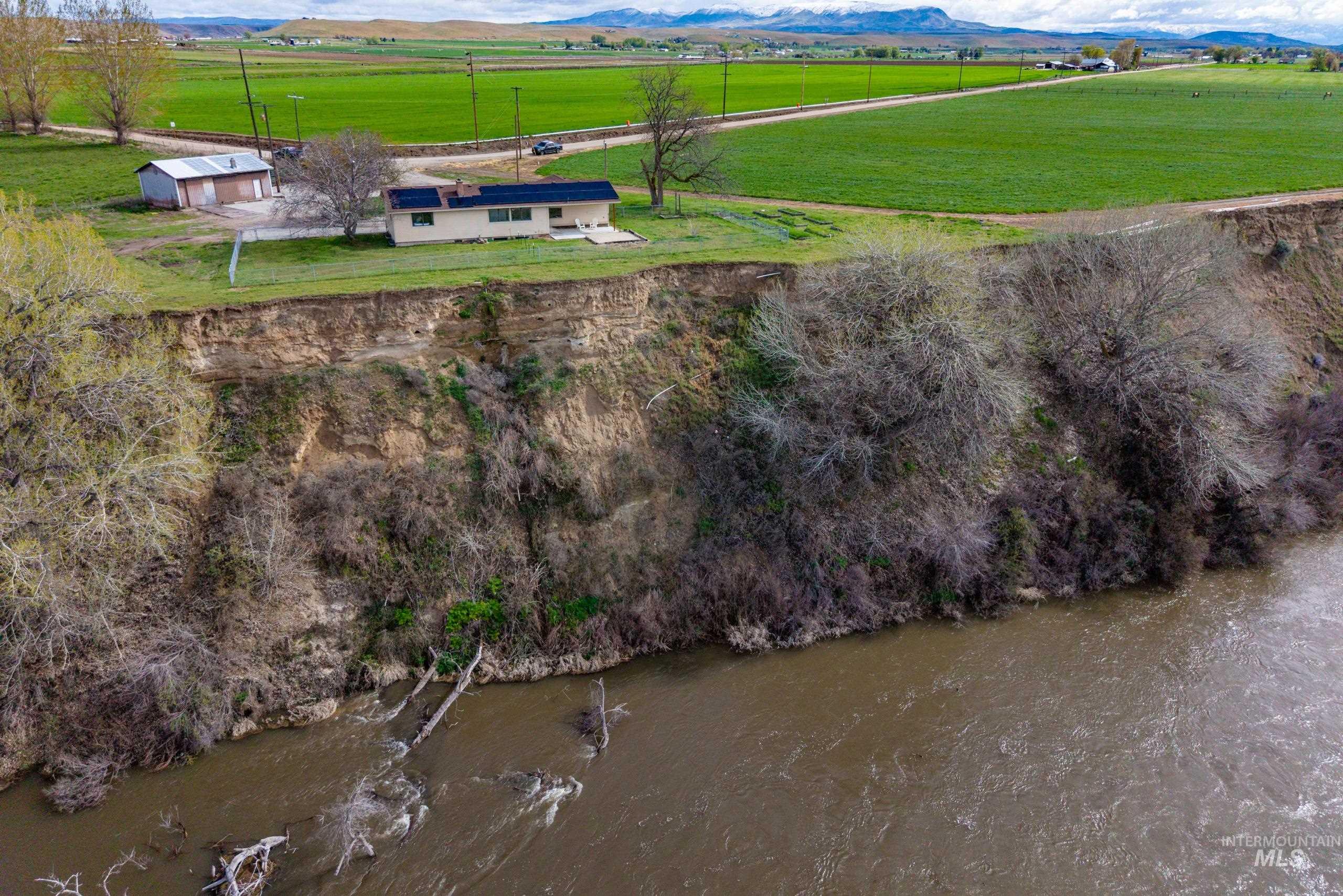 8989 Hillview Rd, Emmett, Idaho 83687, 4 Bedrooms, 2.5 Bathrooms, Residential For Sale, Price $599,900,MLS 98982662
