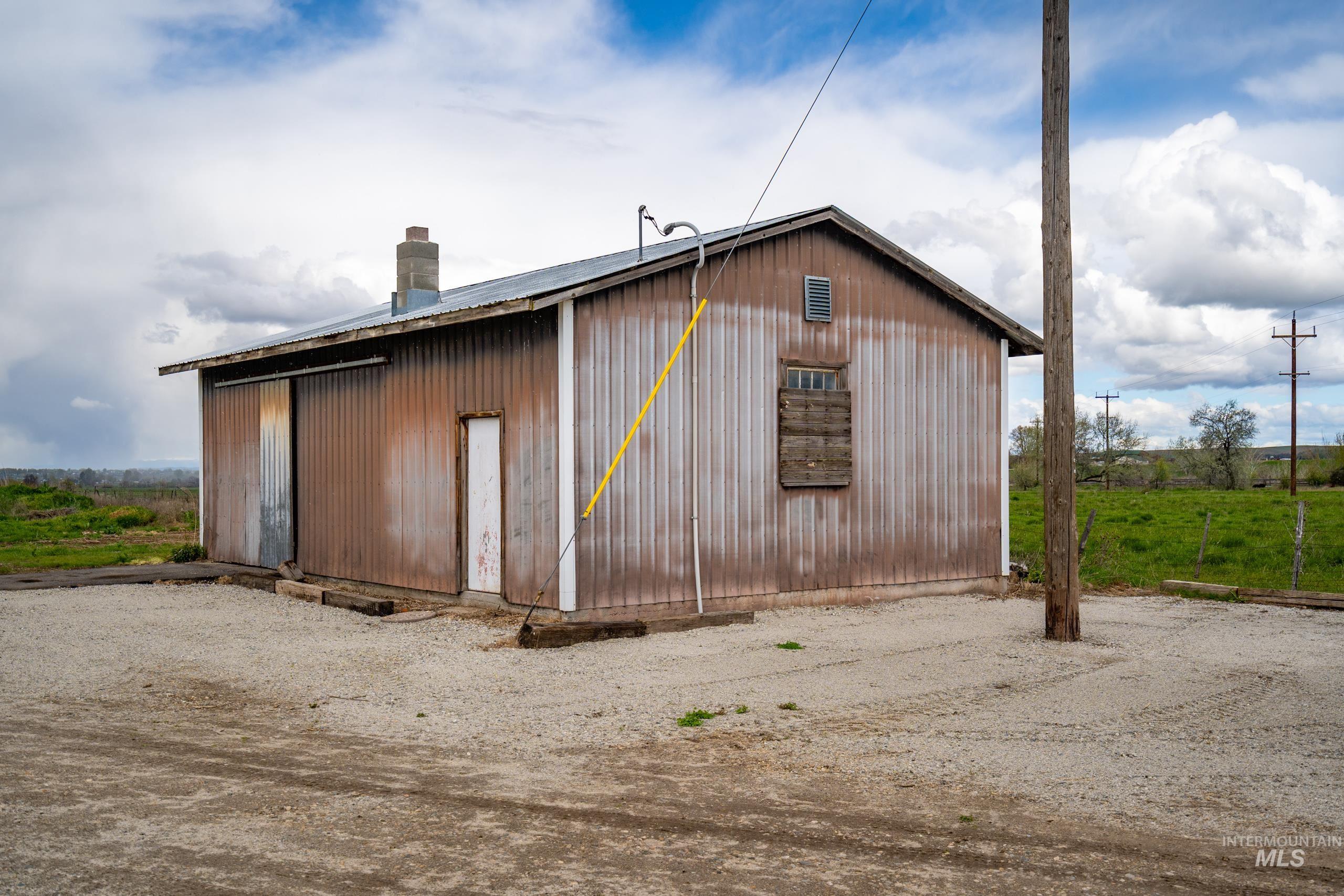 8989 Hillview Rd, Emmett, Idaho 83687, 4 Bedrooms, 2.5 Bathrooms, Residential For Sale, Price $599,900,MLS 98982662