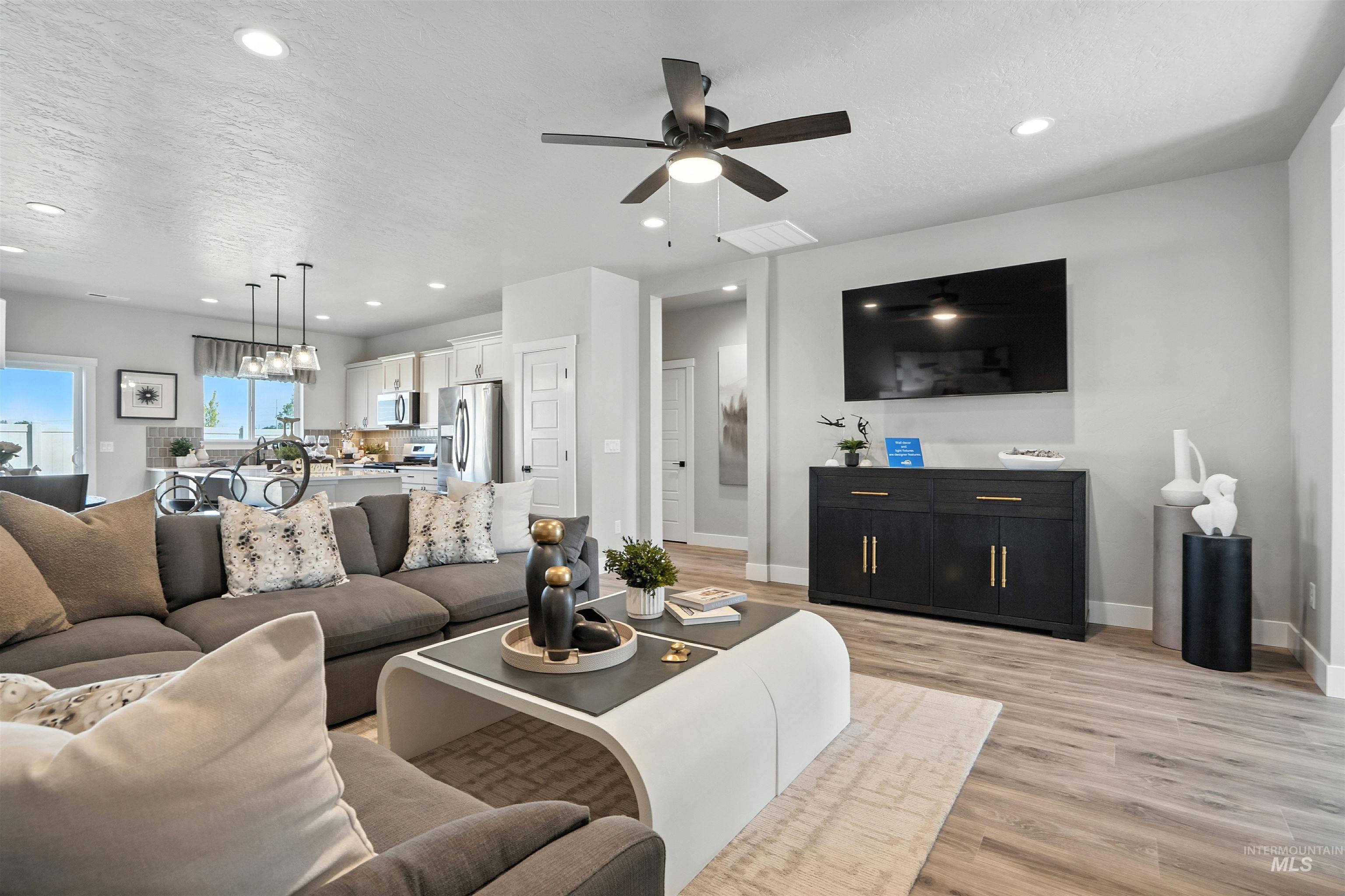 19375 Snowyside Way, Caldwell, Idaho 83605, 3 Bedrooms, 2 Bathrooms, Residential For Sale, Price $429,990,MLS 98982665