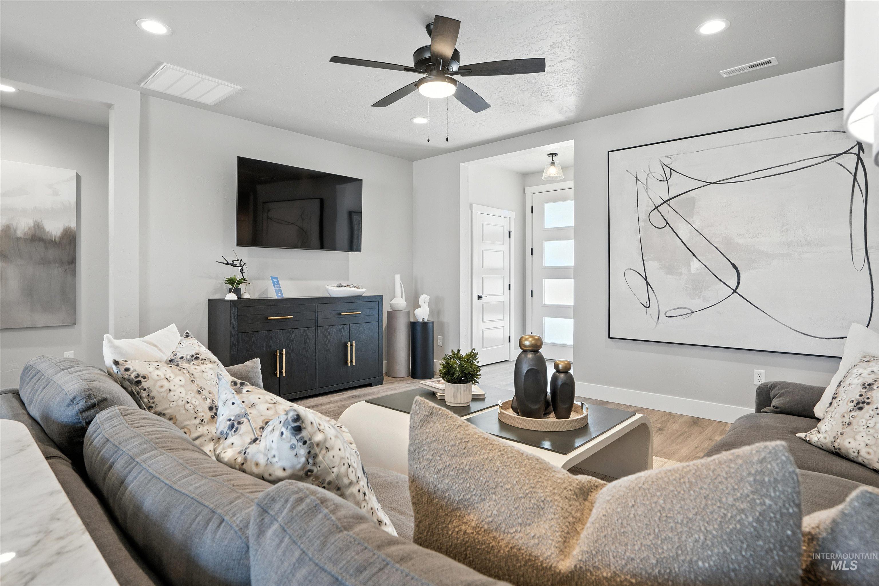 19375 Snowyside Way, Caldwell, Idaho 83605, 3 Bedrooms, 2 Bathrooms, Residential For Sale, Price $429,990,MLS 98982665