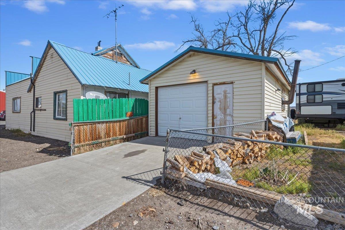 255 Main St, Grand View, Idaho 83624, 3 Bedrooms, 1 Bathroom, Residential For Sale, Price $340,000,MLS 98982667