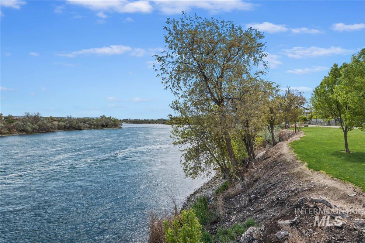 255 Main St, Grand View, Idaho 83624, 3 Bedrooms, 1 Bathroom, Residential For Sale, Price $340,000,MLS 98982667