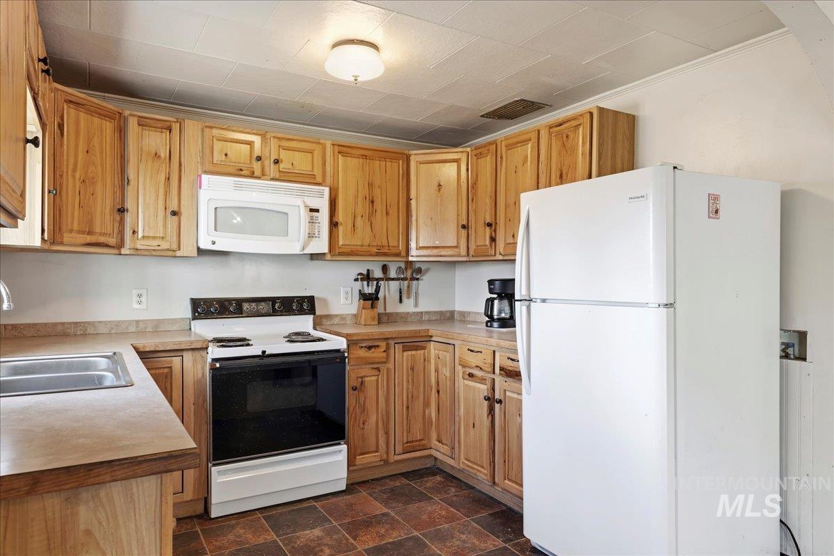 255 Main St, Grand View, Idaho 83624, 3 Bedrooms, 1 Bathroom, Residential For Sale, Price $340,000,MLS 98982667