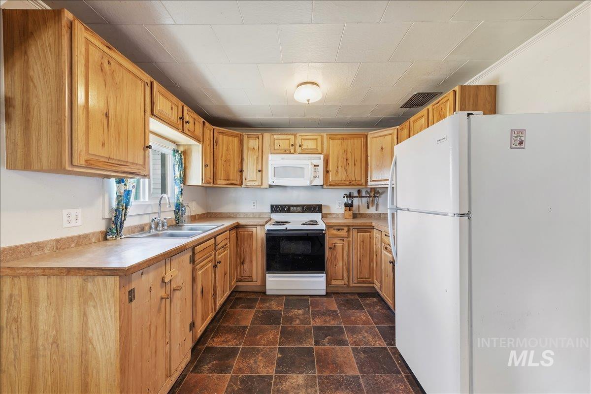 255 Main St, Grand View, Idaho 83624, 3 Bedrooms, 1 Bathroom, Residential For Sale, Price $340,000,MLS 98982667