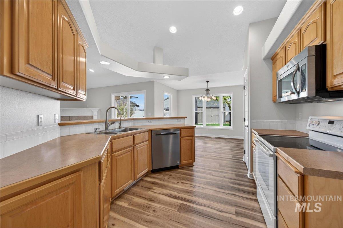 80 S Blue Bonnet Way, Nampa, Idaho 83687, 3 Bedrooms, 3 Bathrooms, Residential For Sale, Price $429,900, 98982668