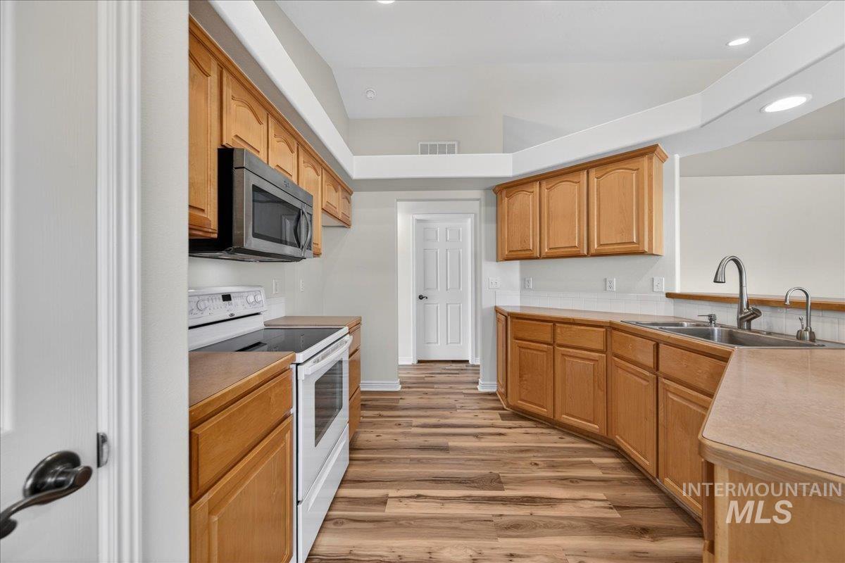 80 S Blue Bonnet Way, Nampa, Idaho 83687, 3 Bedrooms, 3 Bathrooms, Residential For Sale, Price $429,900, 98982668