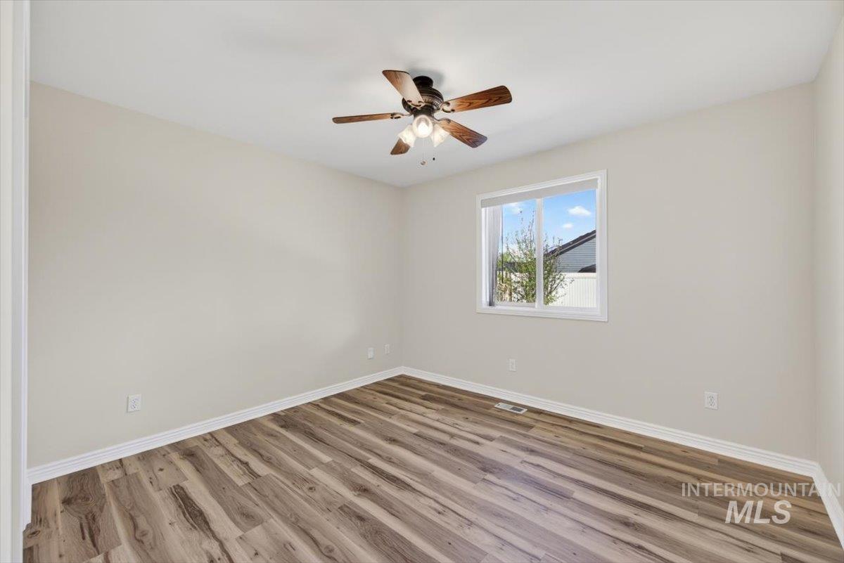 80 S Blue Bonnet Way, Nampa, Idaho 83687, 3 Bedrooms, 3 Bathrooms, Residential For Sale, Price $429,900, 98982668