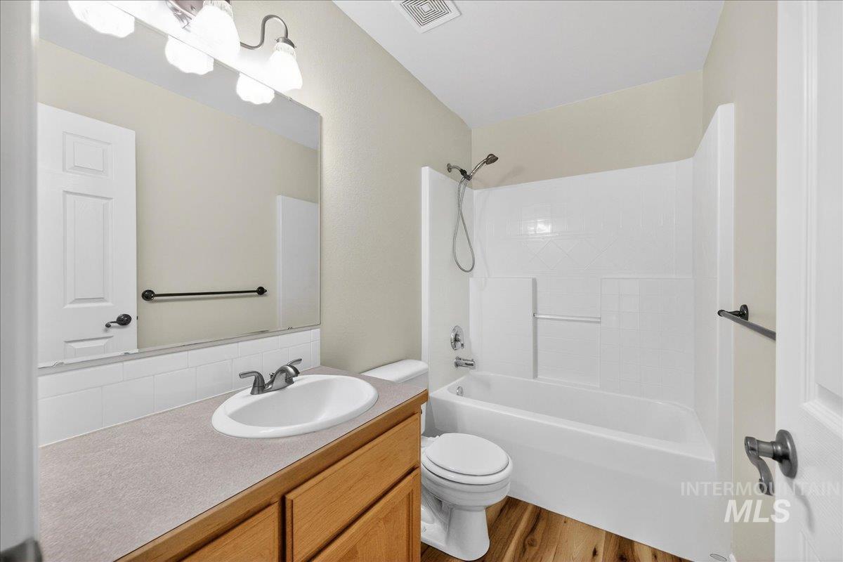 80 S Blue Bonnet Way, Nampa, Idaho 83687, 3 Bedrooms, 3 Bathrooms, Residential For Sale, Price $429,900, 98982668