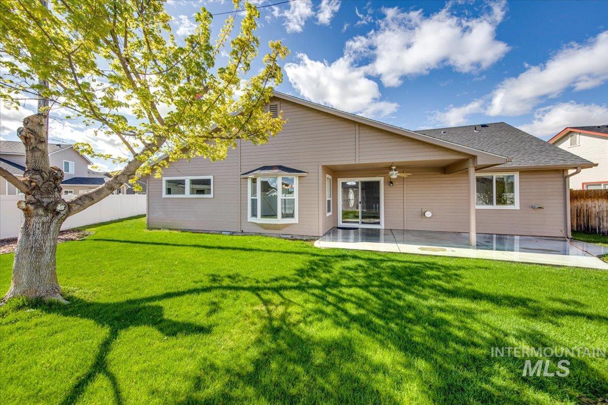 80 S Blue Bonnet Way, Nampa, Idaho 83687, 3 Bedrooms, 3 Bathrooms, Residential For Sale, Price $429,900, 98982668