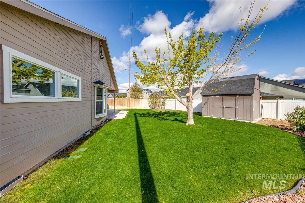 80 S Blue Bonnet Way, Nampa, Idaho 83687, 3 Bedrooms, 3 Bathrooms, Residential For Sale, Price $429,900, 98982668