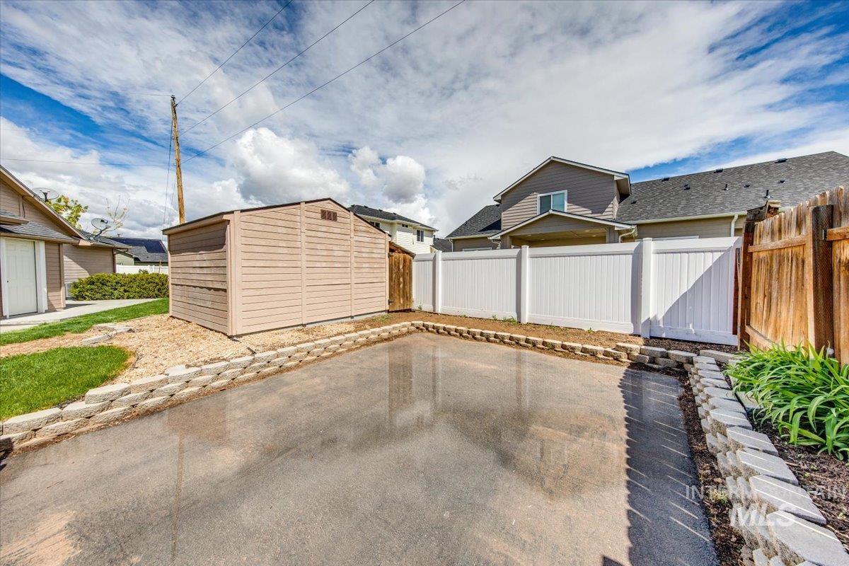 80 S Blue Bonnet Way, Nampa, Idaho 83687, 3 Bedrooms, 3 Bathrooms, Residential For Sale, Price $429,900, 98982668