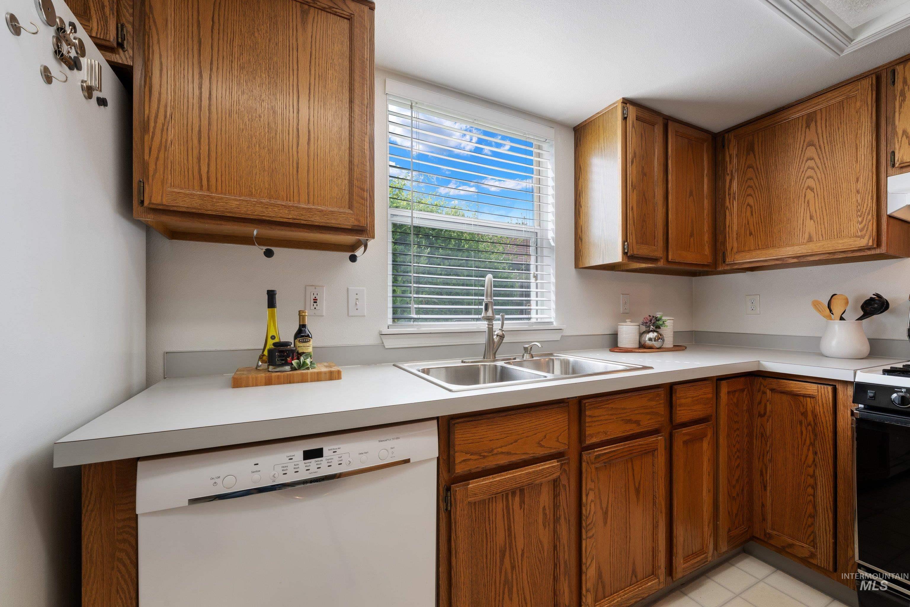 4861 S Ambush Avenue, Boise, Idaho 83709, 3 Bedrooms, 2 Bathrooms, Residential For Sale, Price $399,900, 98982670