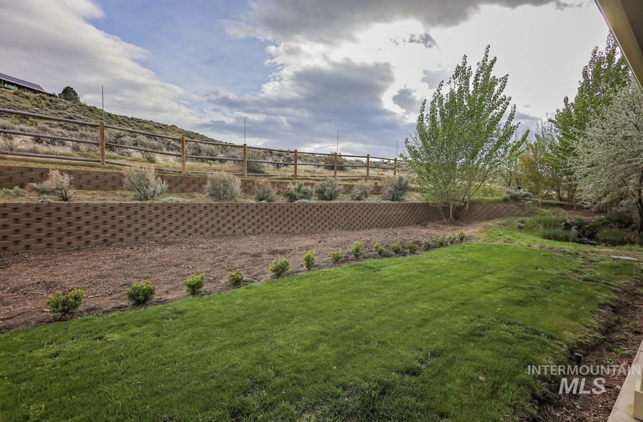 4517 Snake River Mesa Road, Buhl, Idaho 83316, 4 Bedrooms, 3 Bathrooms, Residential For Sale, Price $560,000, 98982673