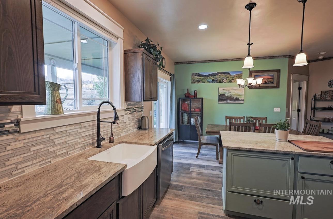 4517 Snake River Mesa Road, Buhl, Idaho 83316, 4 Bedrooms, 3 Bathrooms, Residential For Sale, Price $560,000, 98982673