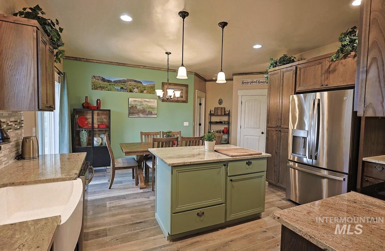 4517 Snake River Mesa Road, Buhl, Idaho 83316, 4 Bedrooms, 3 Bathrooms, Residential For Sale, Price $560,000, 98982673