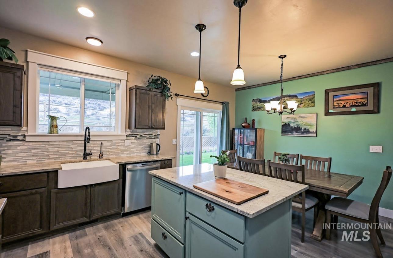 4517 Snake River Mesa Road, Buhl, Idaho 83316, 4 Bedrooms, 3 Bathrooms, Residential For Sale, Price $560,000, 98982673