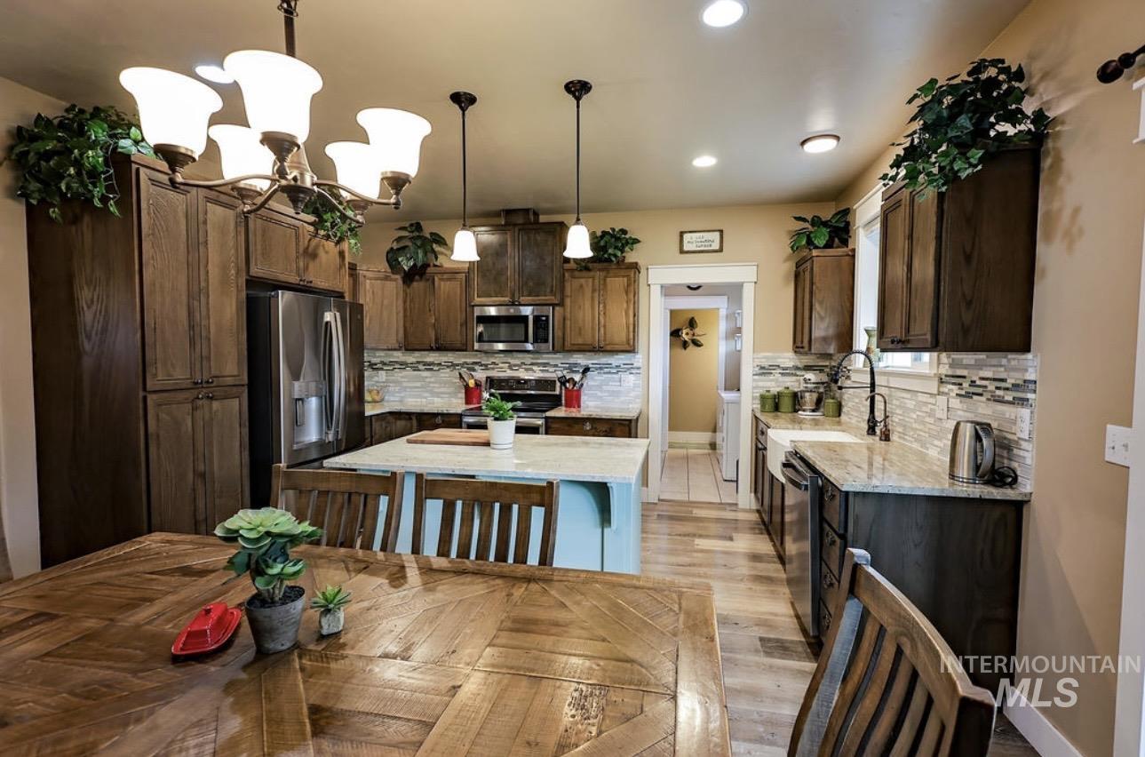 4517 Snake River Mesa Road, Buhl, Idaho 83316, 4 Bedrooms, 3 Bathrooms, Residential For Sale, Price $560,000, 98982673