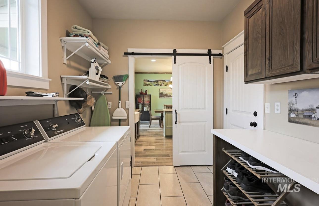 4517 Snake River Mesa Road, Buhl, Idaho 83316, 4 Bedrooms, 3 Bathrooms, Residential For Sale, Price $560,000, 98982673