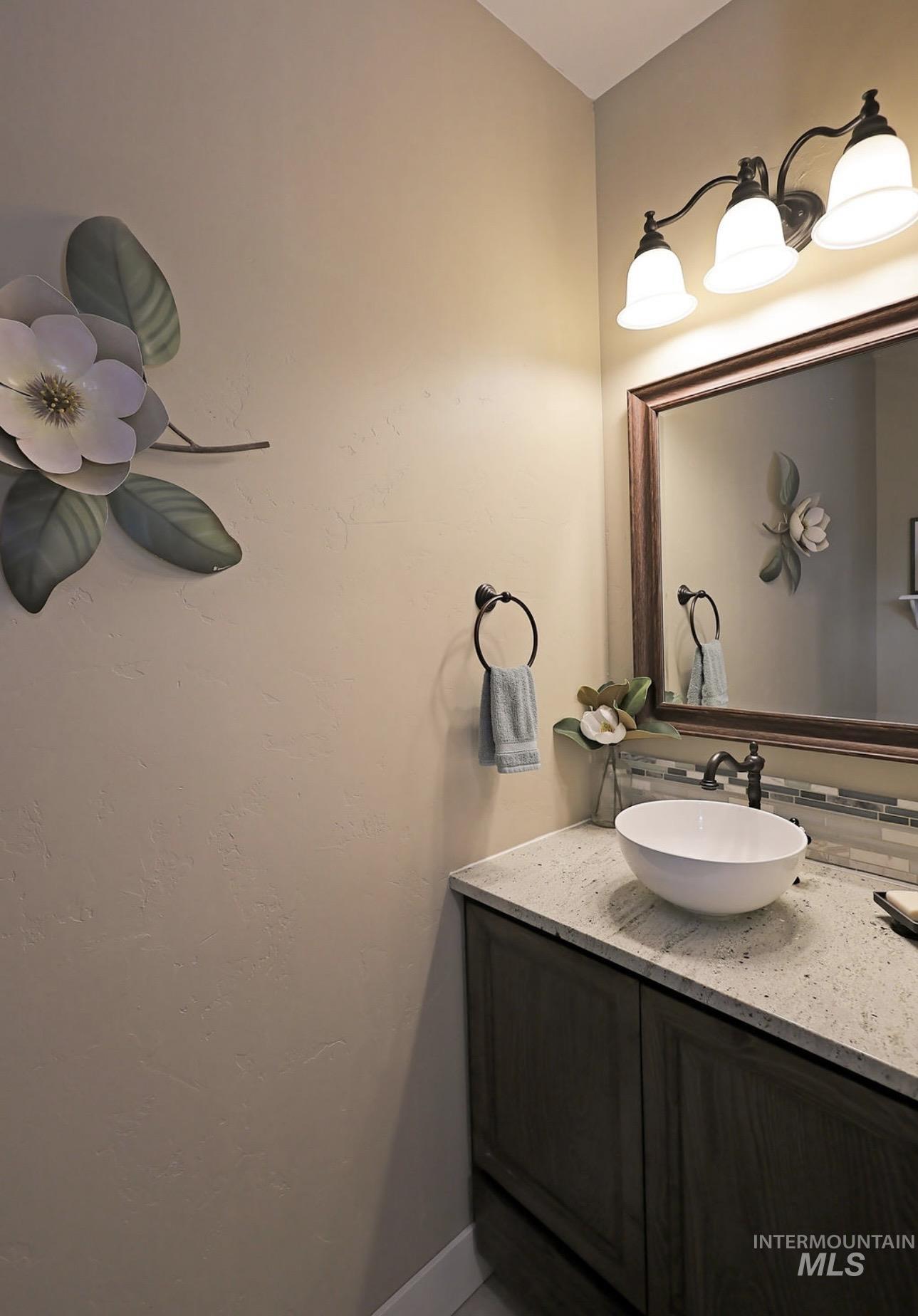 4517 Snake River Mesa Road, Buhl, Idaho 83316, 4 Bedrooms, 3 Bathrooms, Residential For Sale, Price $560,000, 98982673