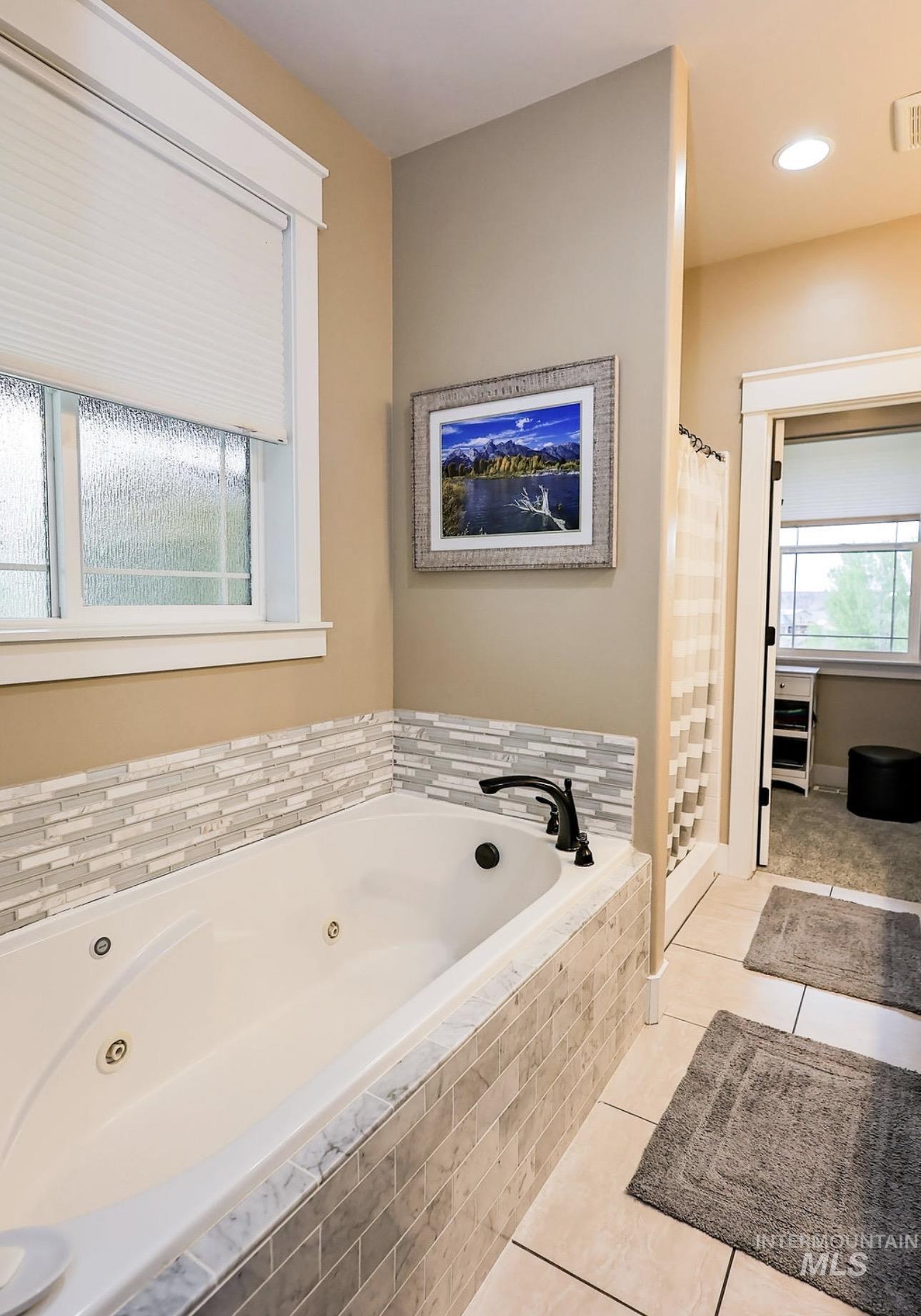 4517 Snake River Mesa Road, Buhl, Idaho 83316, 4 Bedrooms, 3 Bathrooms, Residential For Sale, Price $560,000, 98982673