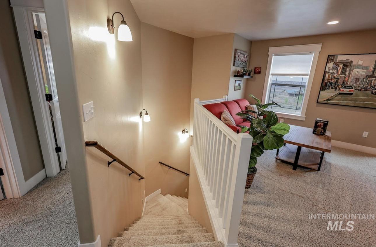 4517 Snake River Mesa Road, Buhl, Idaho 83316, 4 Bedrooms, 3 Bathrooms, Residential For Sale, Price $560,000, 98982673