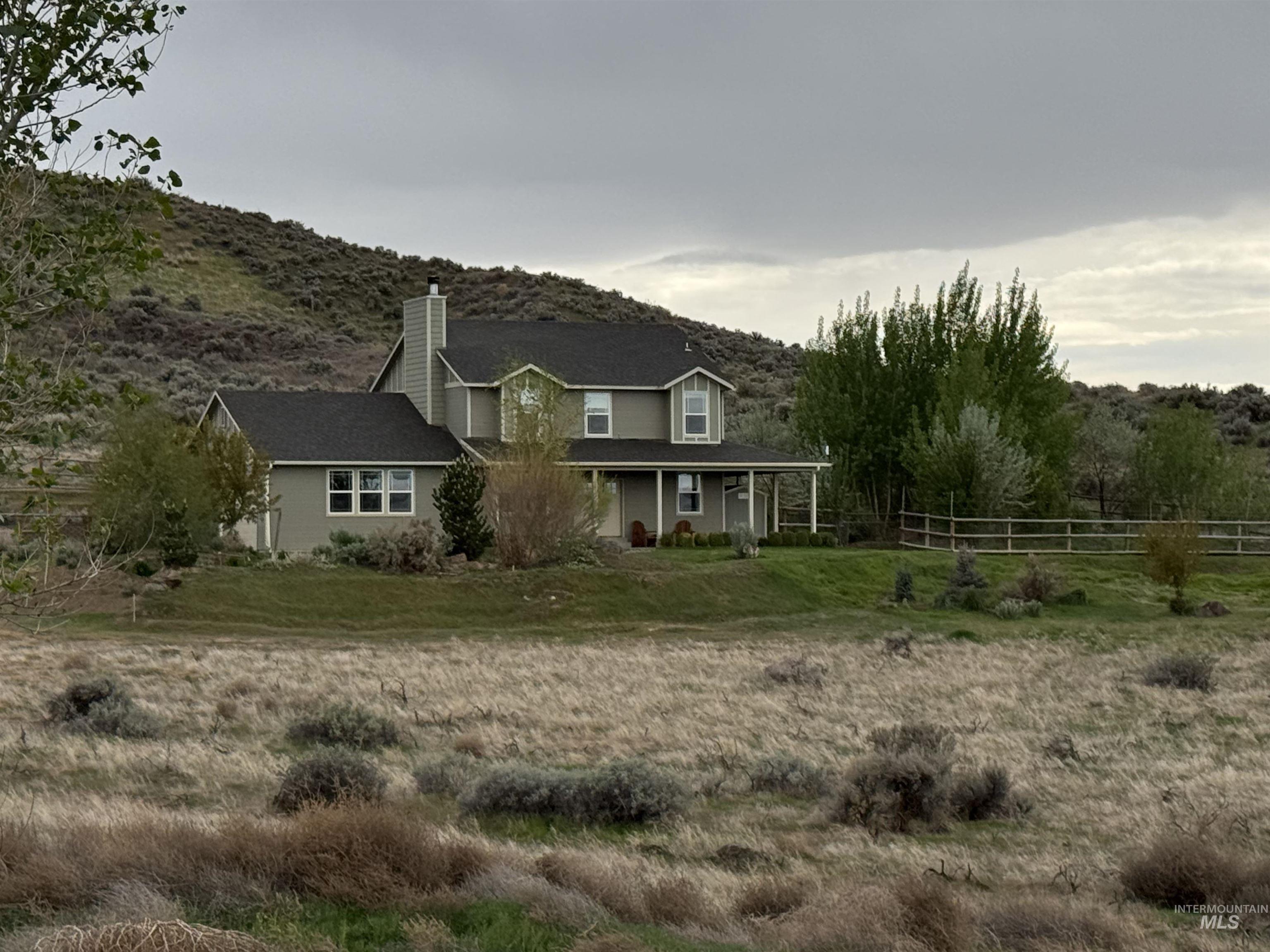 4517 Snake River Mesa Road, Buhl, Idaho 83316, 4 Bedrooms, 3 Bathrooms, Residential For Sale, Price $560,000, 98982673
