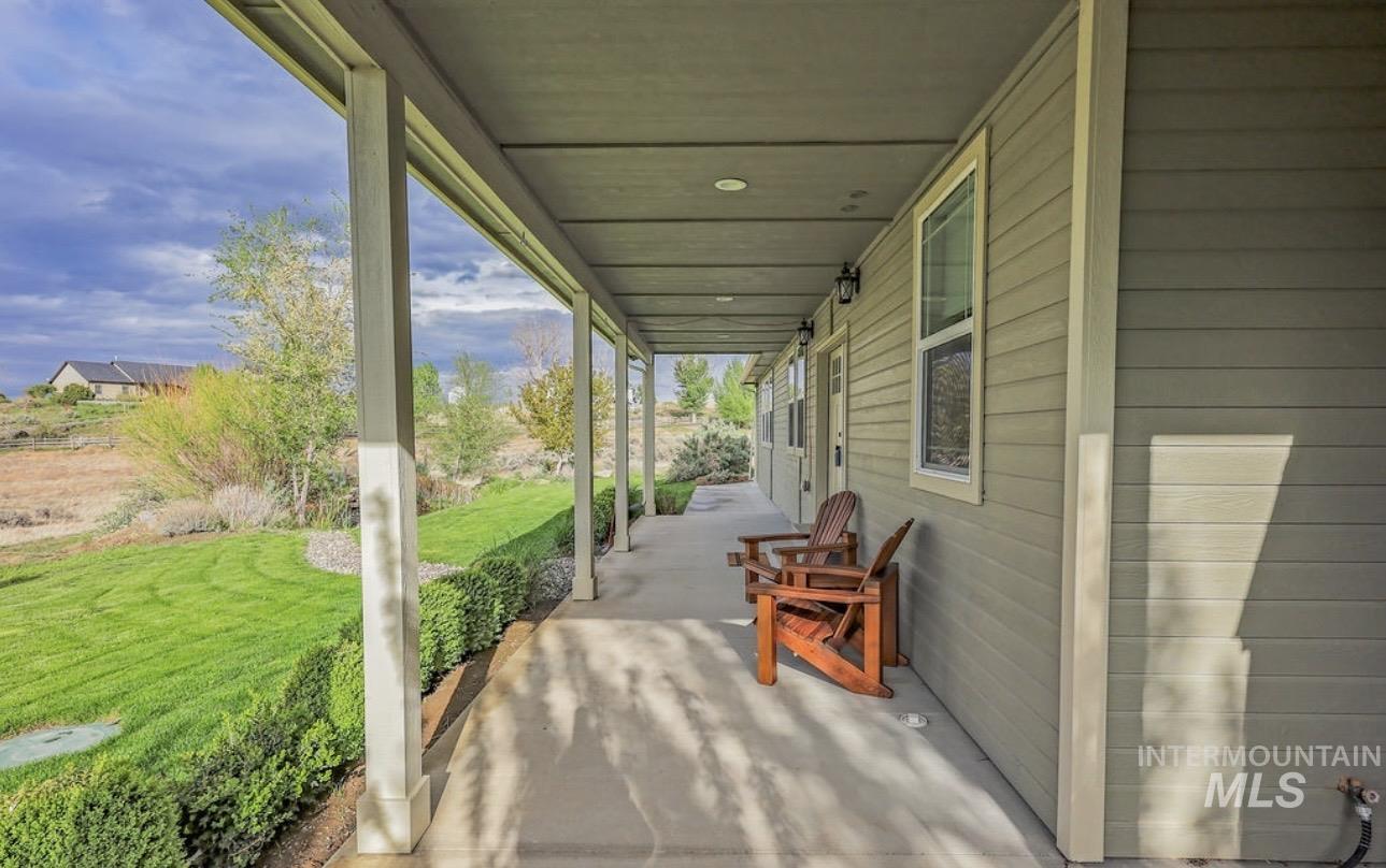 4517 Snake River Mesa Road, Buhl, Idaho 83316, 4 Bedrooms, 3 Bathrooms, Residential For Sale, Price $560,000, 98982673