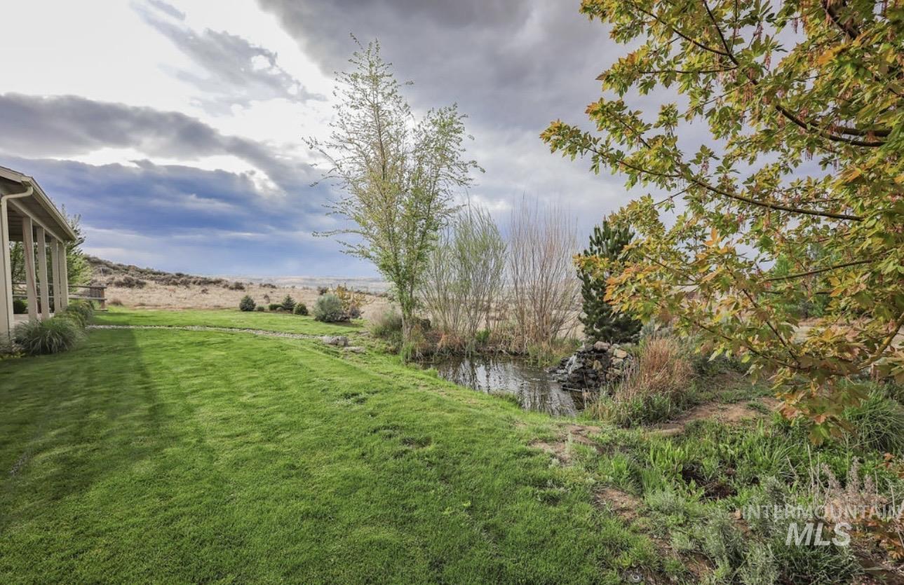 4517 Snake River Mesa Road, Buhl, Idaho 83316, 4 Bedrooms, 3 Bathrooms, Residential For Sale, Price $560,000, 98982673