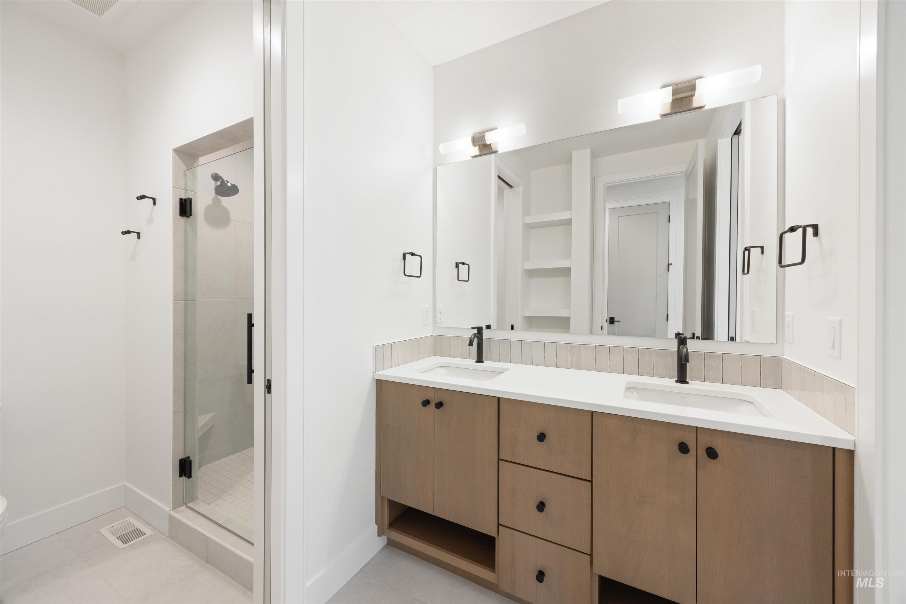 10633 W Lahinch Ln, Kuna, Idaho 83634, 3 Bedrooms, 2.5 Bathrooms, Residential For Sale, Price $939,900, 98982674